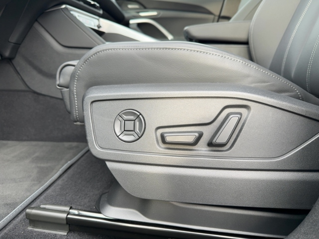 Q5 SUV e-hybrid quattro 270kw+AHK+Pano+Tech Pro+
