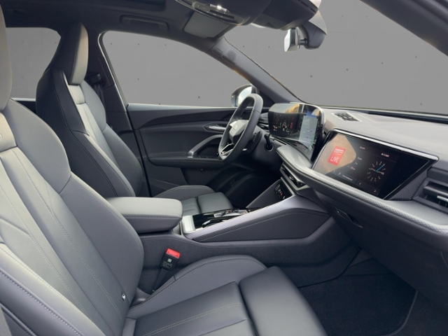 Q5 SUV e-hybrid quattro 270kw+AHK+Pano+Tech Pro+