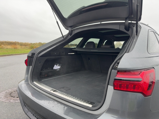 RS6 Avant 4.0 TFSI Quattro+Navi+Matrix+Ahk+Head