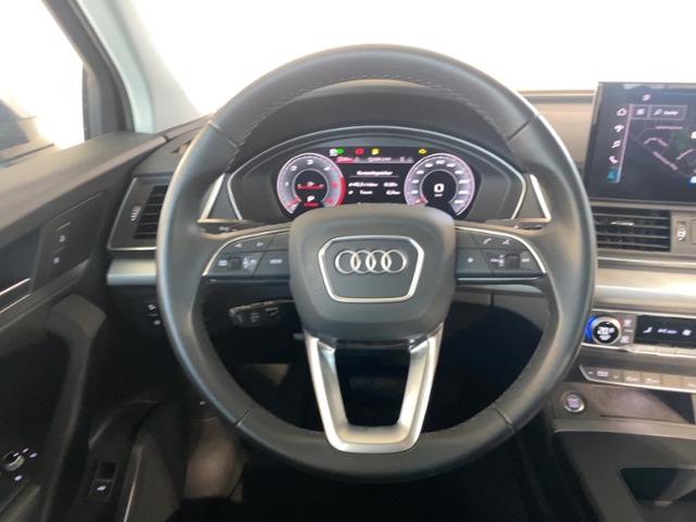 Q5 40 TDI Quattro+Navi+Matrix+Ahk+Virt Cock+Ambi