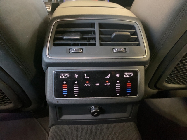 RS6 Avant 4.0 TFSI Quattro+Navi+Led+Ahk+Head Up+