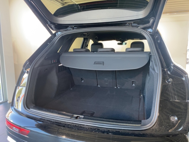 Q5 40 TDI Quattro S-Line+Navi+Matrix+Ahk+Ambient