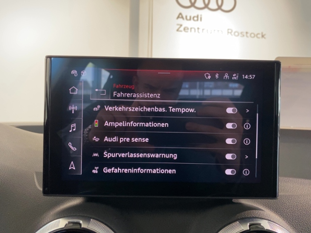 Q2 35 TFSI S tronic+Navi+Led+Ahk+Kamera+Virt Coc