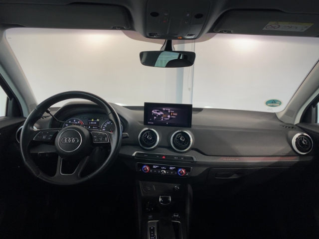 Q2 40 TFSI Quattro S-Line+Navi+Led+Kamera+Ambien