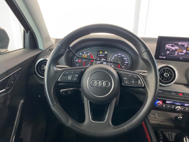 Q2 40 TFSI Quattro S-Line+Navi+Led+Kamera+Ambien