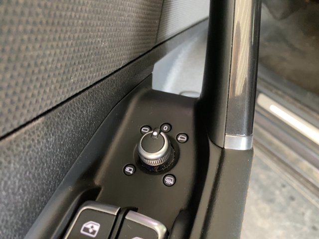 Q2 40 TFSI Quattro S-Line+Navi+Led+Kamera+Ambien
