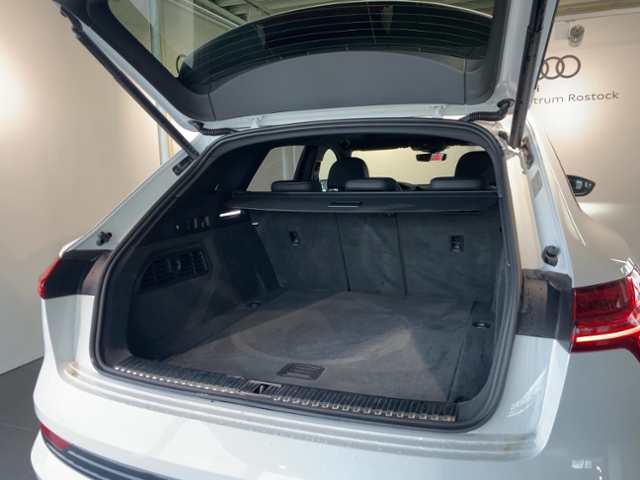 e-tron 55 Quattro S-Line+Navi+Matrix+Ahk+Hud+Top