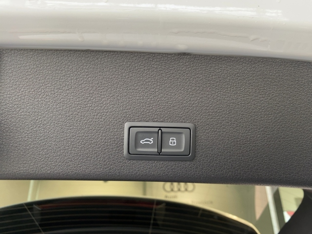 e-tron 55 Quattro S-Line+Navi+Matrix+Ahk+Hud+Top