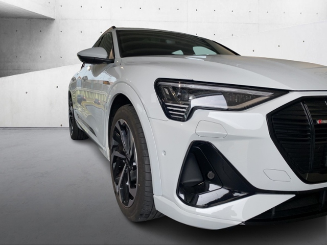 e-tron 55 Quattro S-Line+Navi+Matrix+Ahk+Hud+Top