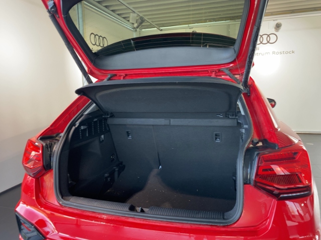 Q2 35 TFSI S tronic+Led+Carplay+Ambiente+Shz+Opt