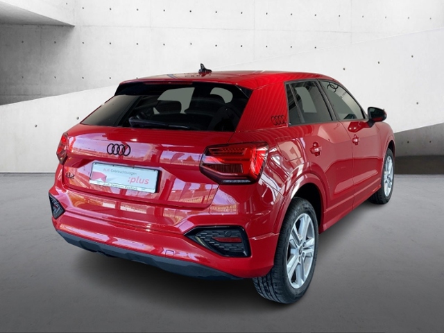 Q2 35 TFSI S tronic+Led+Carplay+Ambiente+Shz+Opt