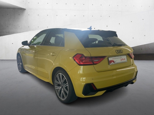 A1 Sportback 30 TFSI S-Line 6-Gang+Carplay+Led+V