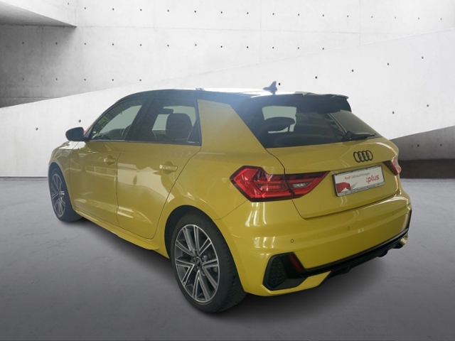A1 Sportback 30 TFSI S-Line 6-Gang+Carplay+Led+V
