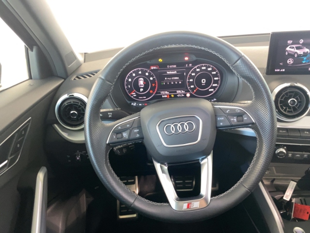 Q2 35 TFSI S tronic S-Line+Navi+Matrix+Virt Cock