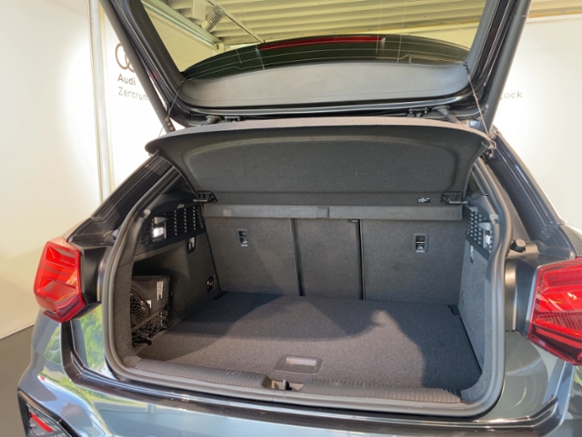 Q2 35 TFSI S tronic S-Line+Navi+Matrix+Virt Cock