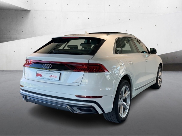 Q8 55 TFSI e Quattro S-Line+Navi+Led+Head Up+Air