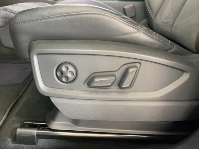 Q5 45 TFSI Quattro S-Line+Navi+Matrix+Ahk+Hud+Ai