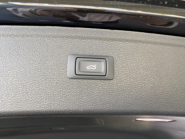 Q5 40 TDI Quattro S-Line+Navi+Matrix+Ahk+Virt Co
