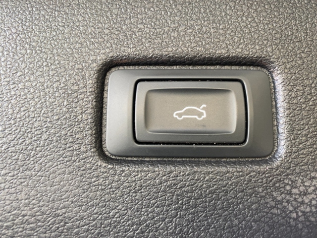 Q7 3.0 TDI Quattro S-Line+Navi+Matrix+Ahk+Kamera