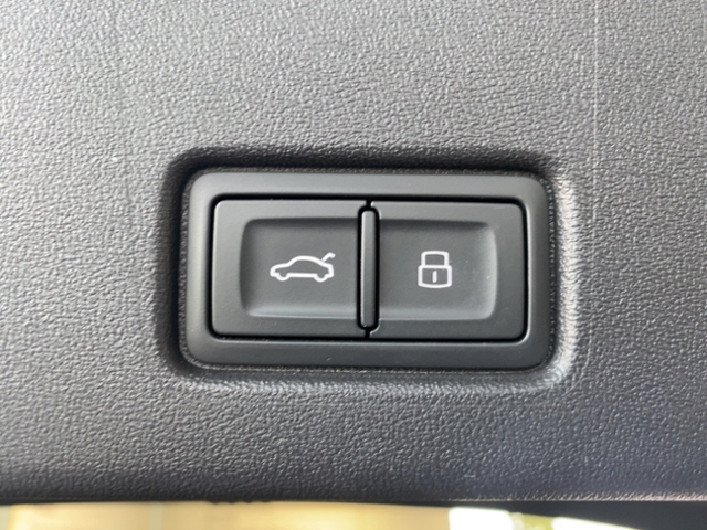 Q4 40 e-tron+Navi+Led+Virt Cock+Ambiente+Shz+Tem