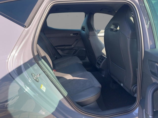 Leon 1.5 e-Hybrid 204PS NAVI+SHZ+SENNH+AMBI+ACC+