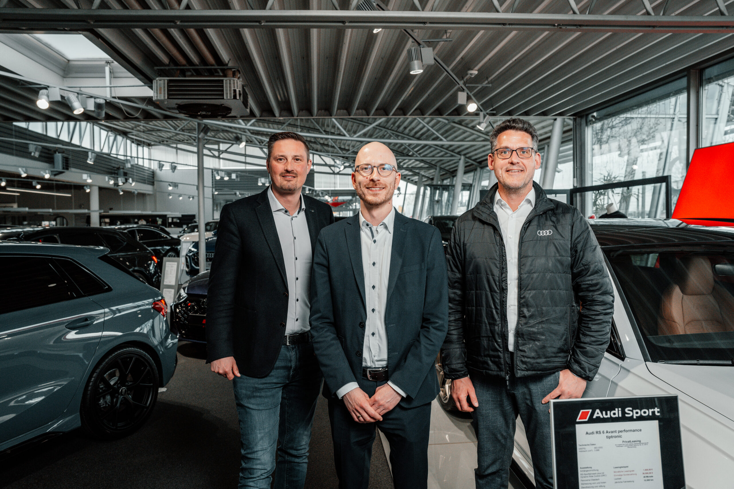Team des Audi Zentrum Rostock im Showroom